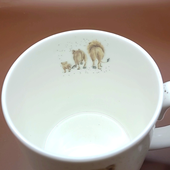 Royal Worcester Lion "Family Pride" large bone china mug - Picture 3 of 10
